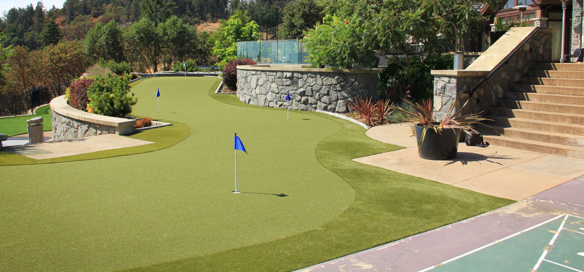 SYNLawn-artificial-grass-golf-back-yard-putting-green-1920px-web