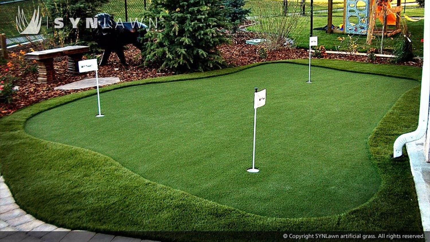 Backyard putting green in San Antonio