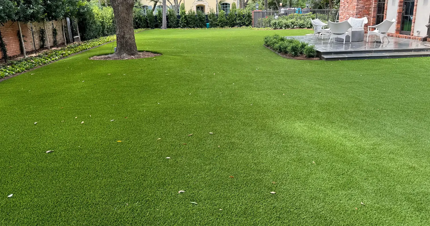 Backyard artificial grass lawn installed by SYNLawn